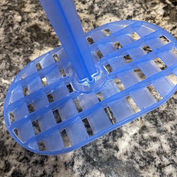 The Pampered Chef Blue Quick Stir Pitcher 1 Gallon 4 Qt. Hard to Find - Picture 5 of 5